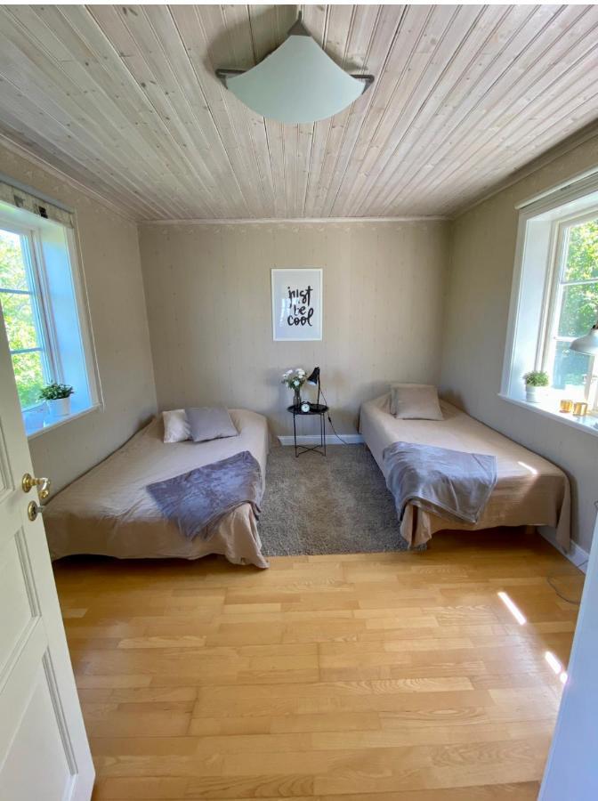 Villa I Norrtaelje Екстериор снимка