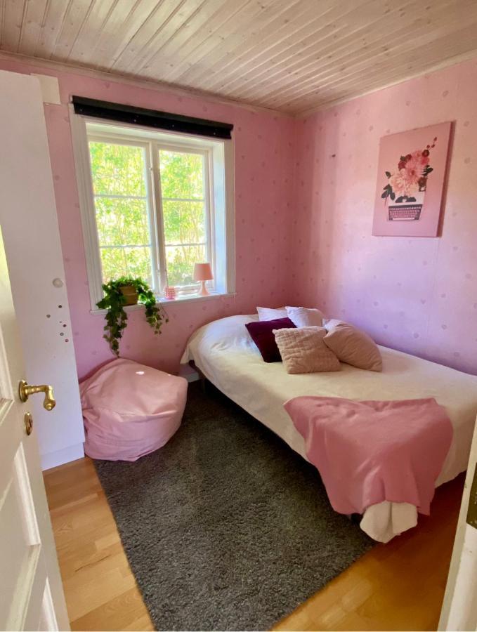 Villa I Norrtaelje Екстериор снимка