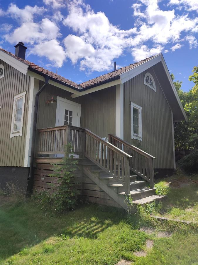 Villa I Norrtaelje Екстериор снимка